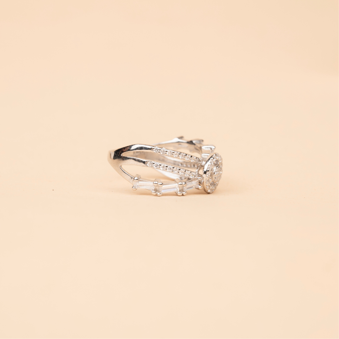 Glinting ring