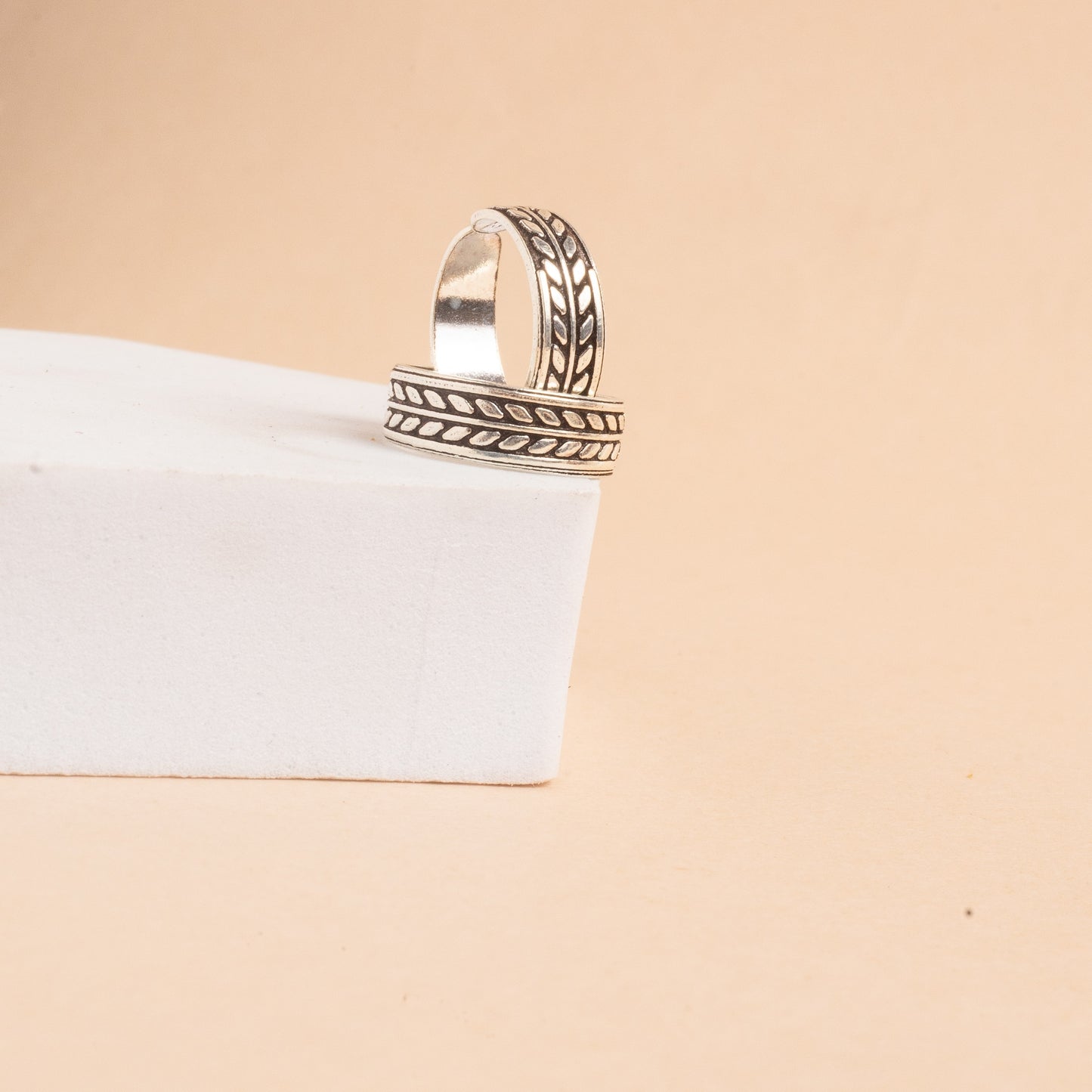 Flower Design Silver Toe Ring