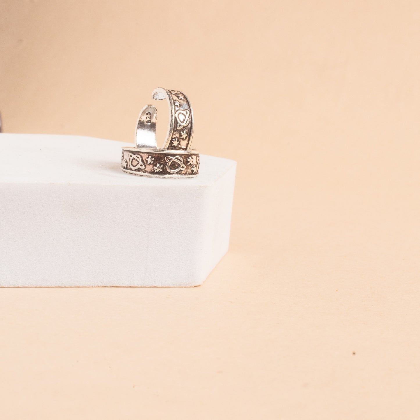 Curved Band Silver Toe Ring