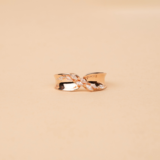 Elegant ring