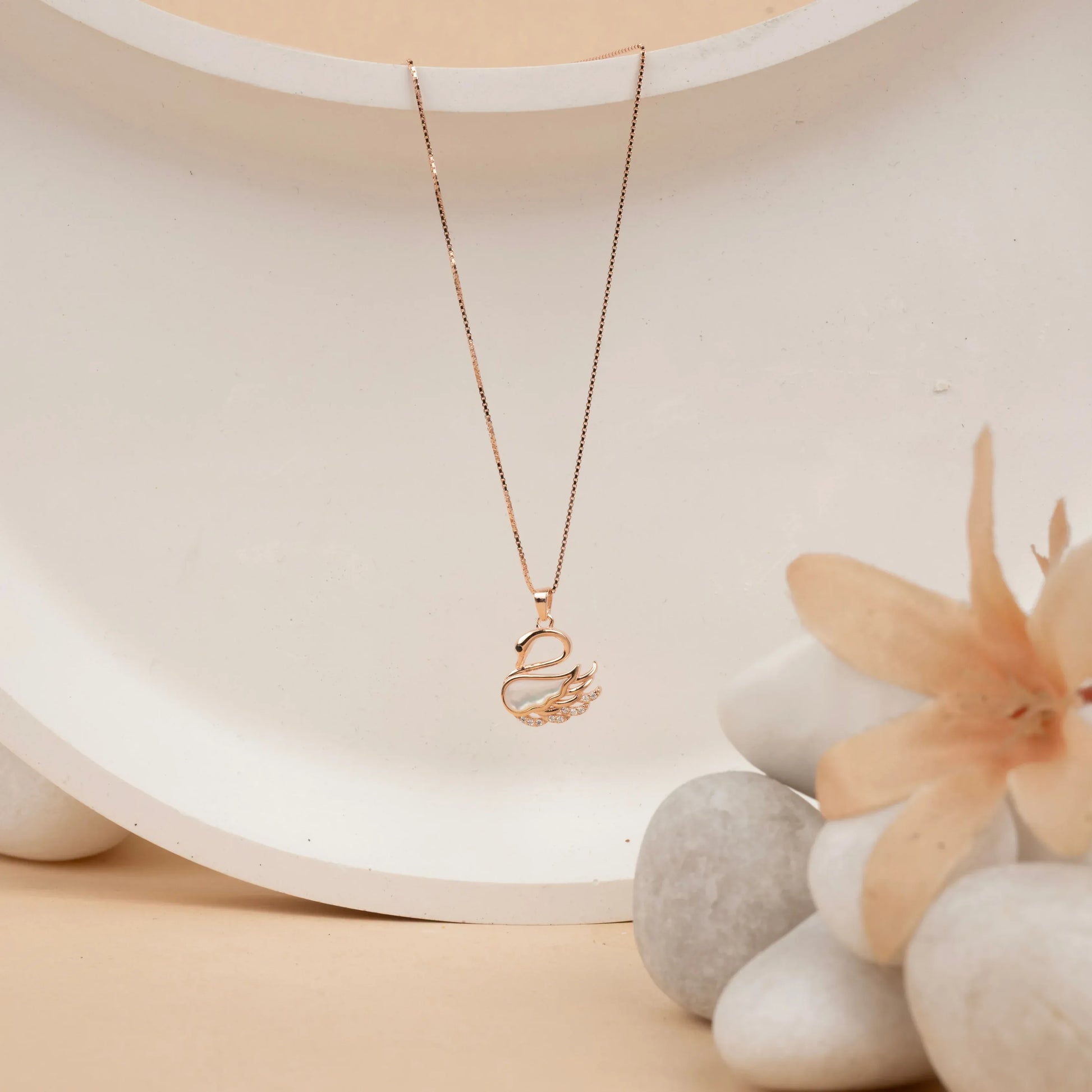Aurora Swan Pendant - Silvinity