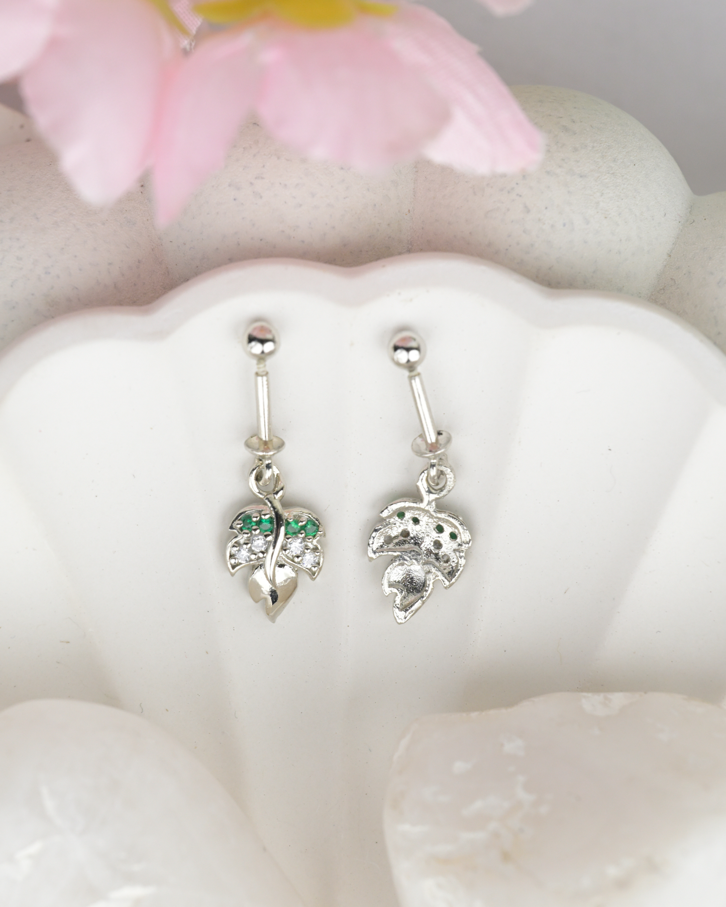 Leaf Spark Drop Bugdi Earring
