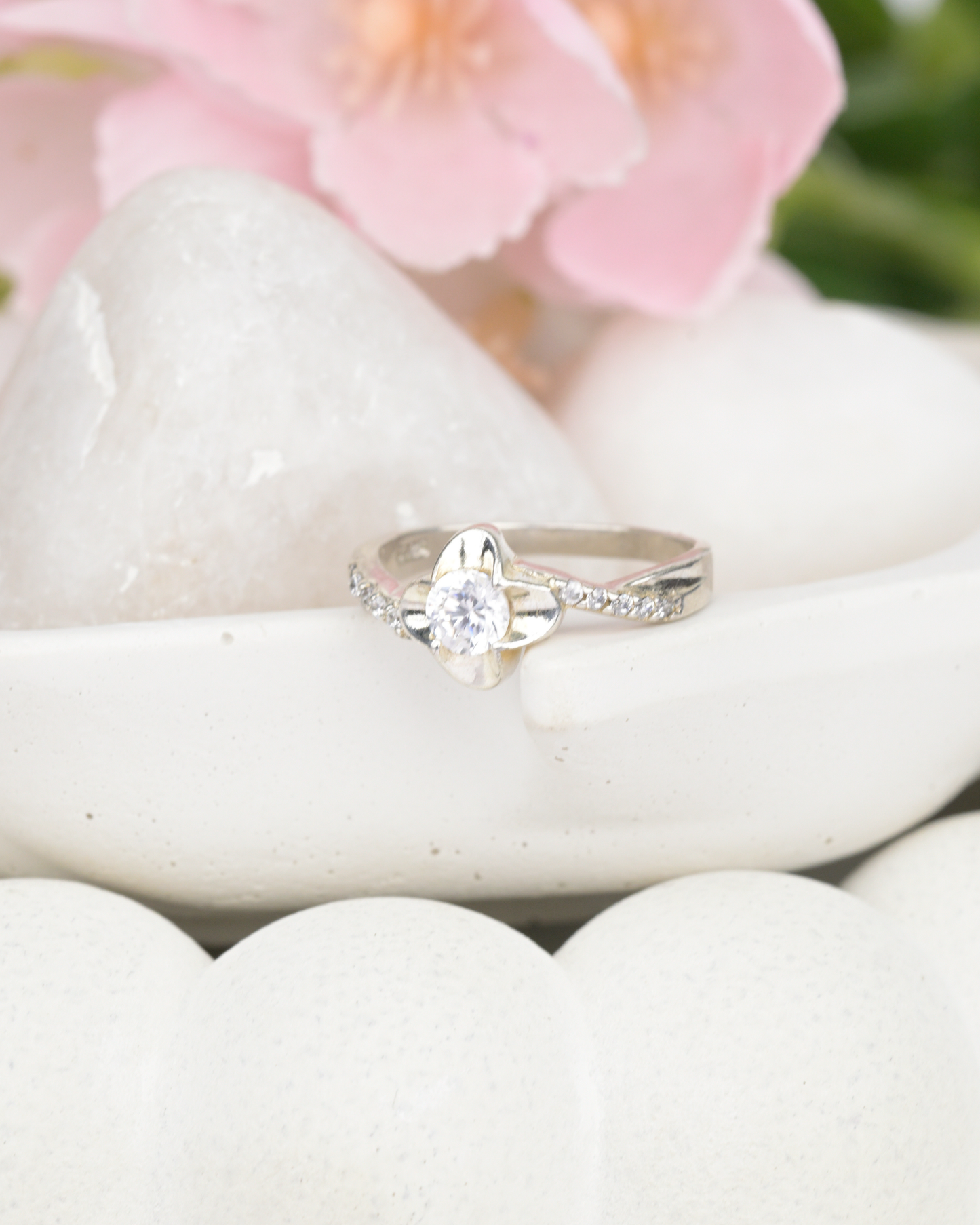 Flora Glow Crystal Ring