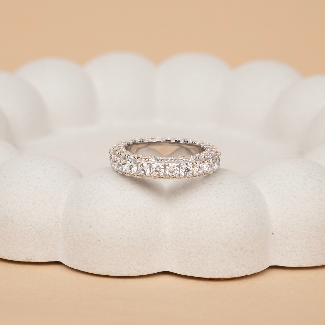 Clairé band ring