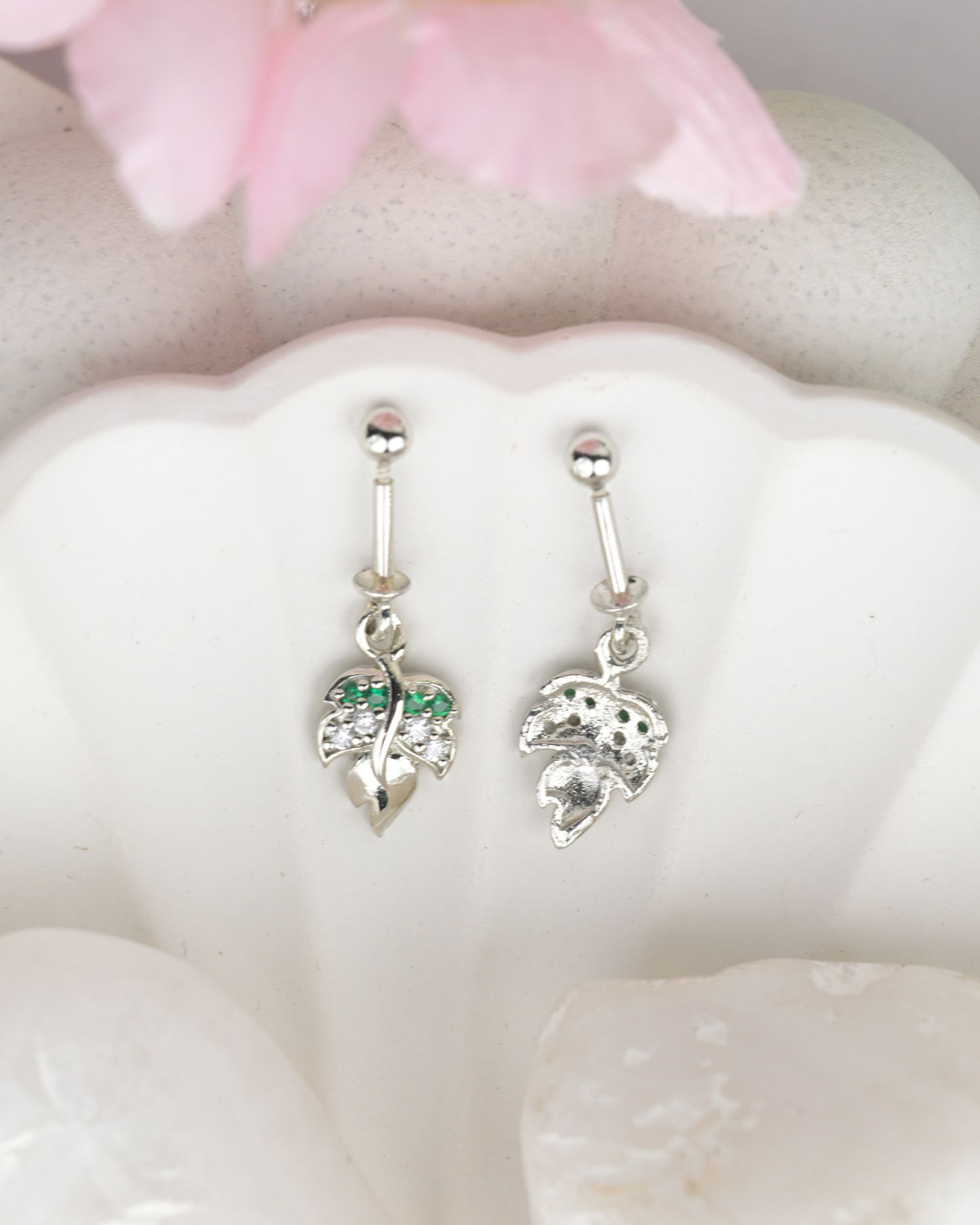 Leaf Spark Drop Bugdi Earring