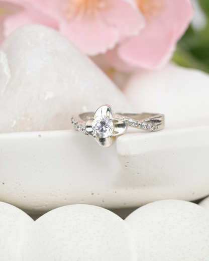 Flora Glow Crystal Ring