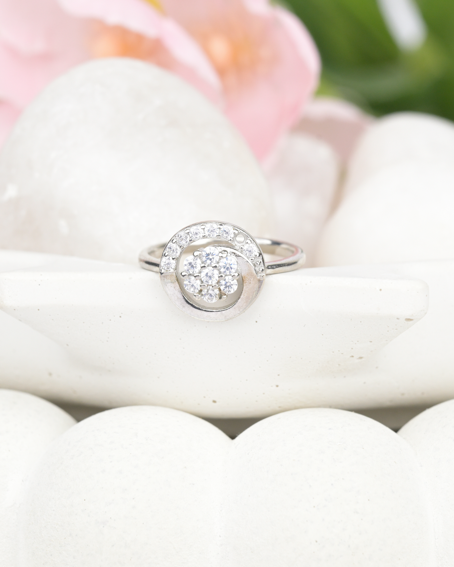Twist Glow Crystal Ring