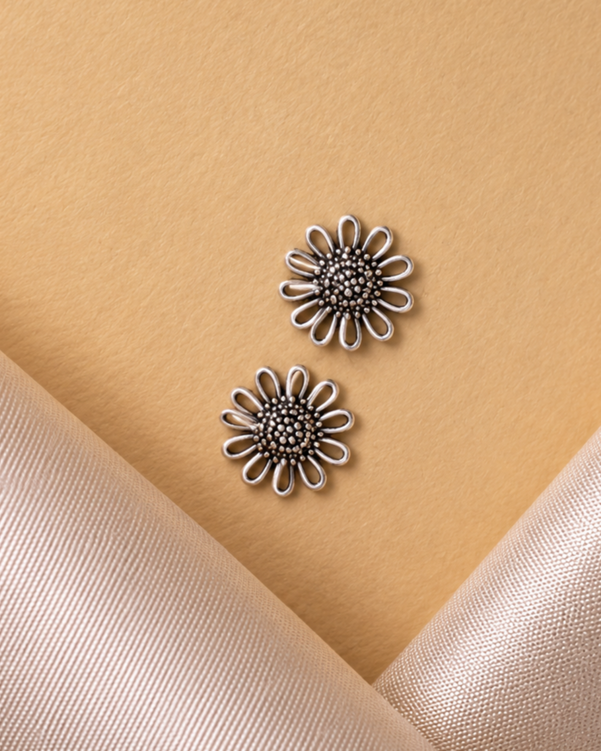 Daisy Bloom Stud Earrings | 92.5 Sterling Silver