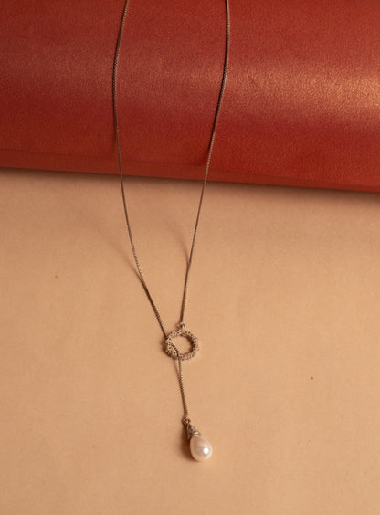 Stylish Pearl Pendent Silver Chain