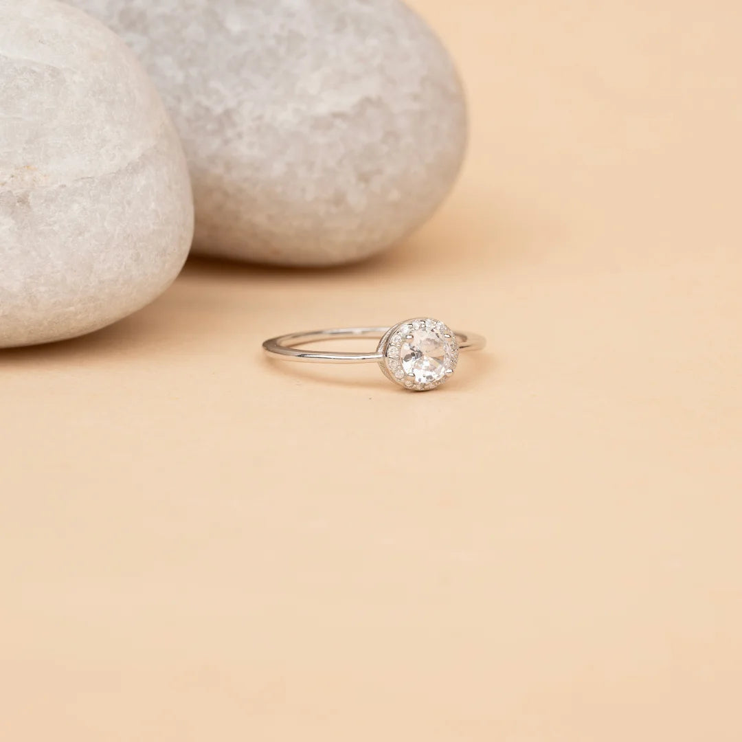 Dreamy Solitaire ring - 8 - rings