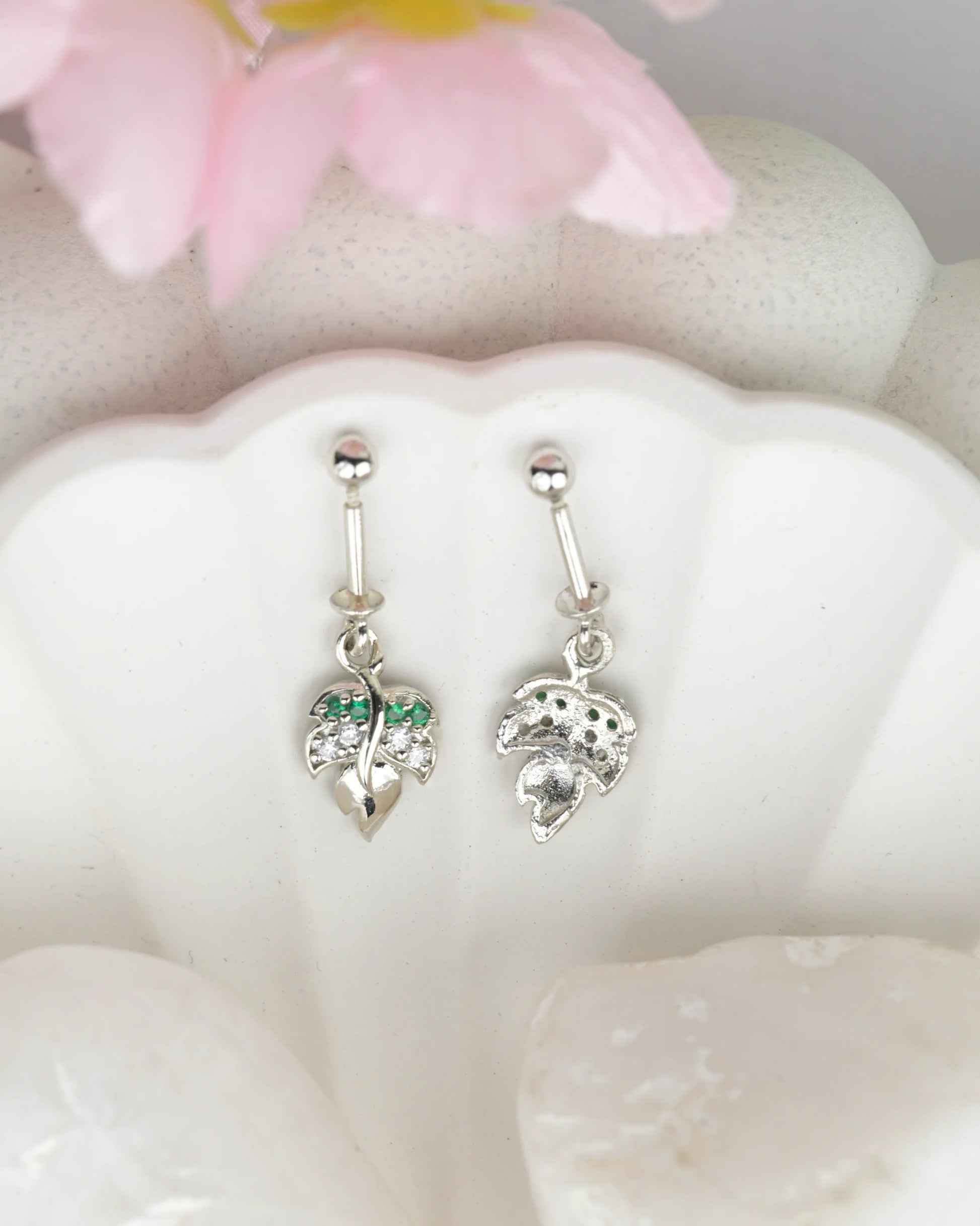 Leaf Spark Drop Bugdi Earring - earring
