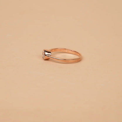 Solitaire raised ring - rings