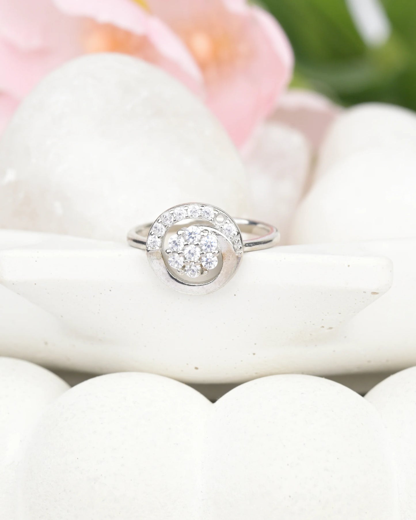 Twist Glow Crystal Ring - 10 - rings