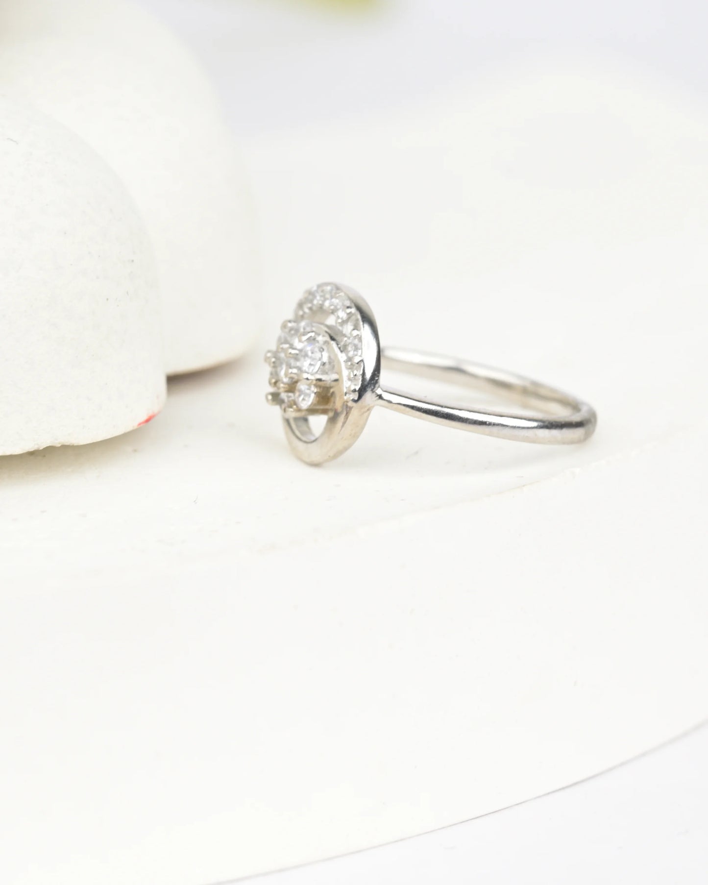 Twist Glow Crystal Ring - 10 - rings