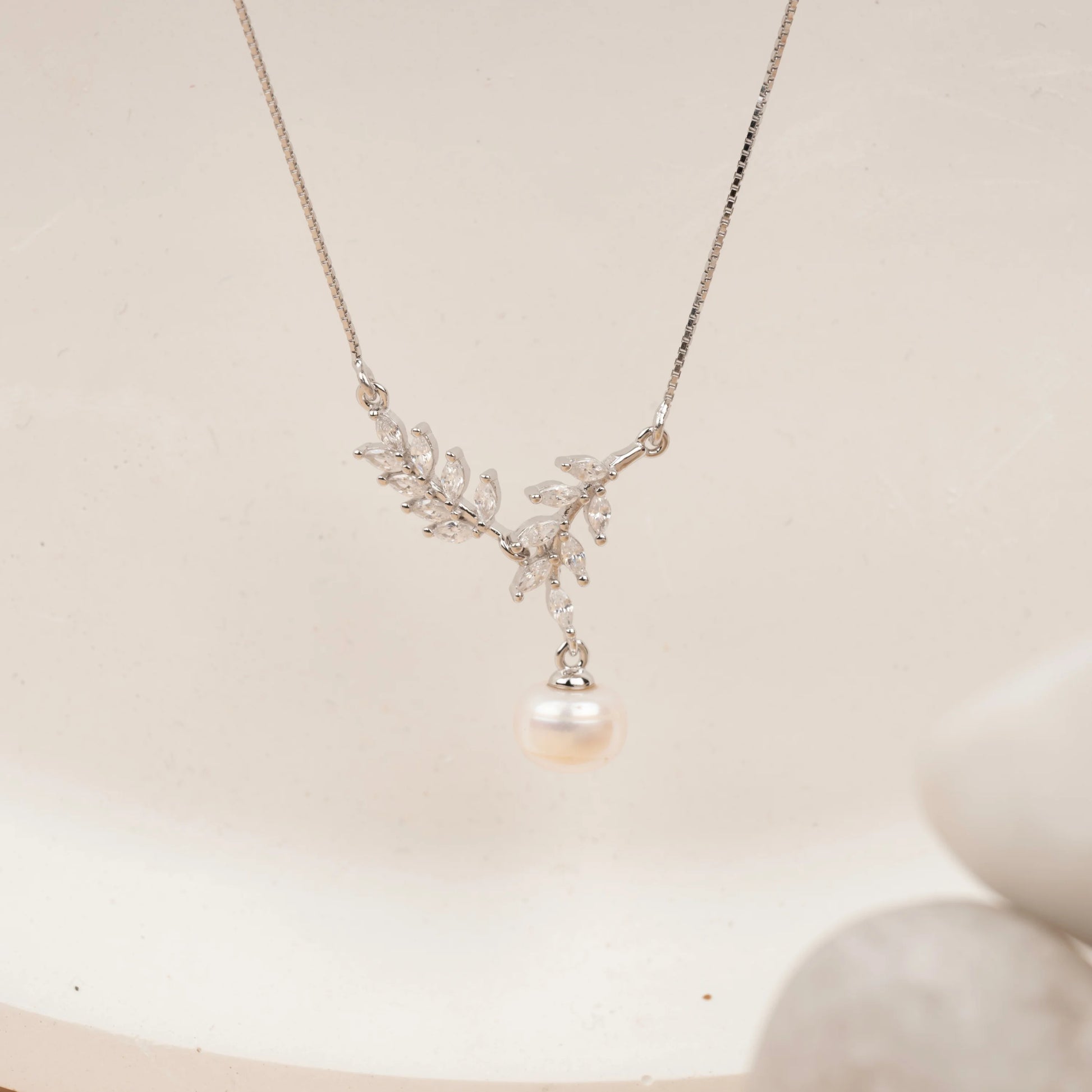 Whisper Vine Necklace - Chain Pendant